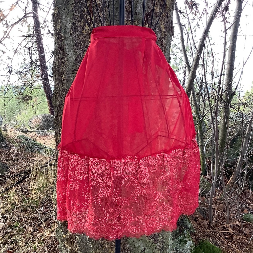 NEW Red Apron Lace Ruffles Octoberfest Apron Costume Bridal Shower Tea Party